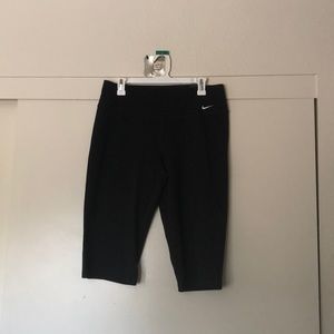 Womens Nike large legend 2.0 regular fit legging capris dri fit new with tags